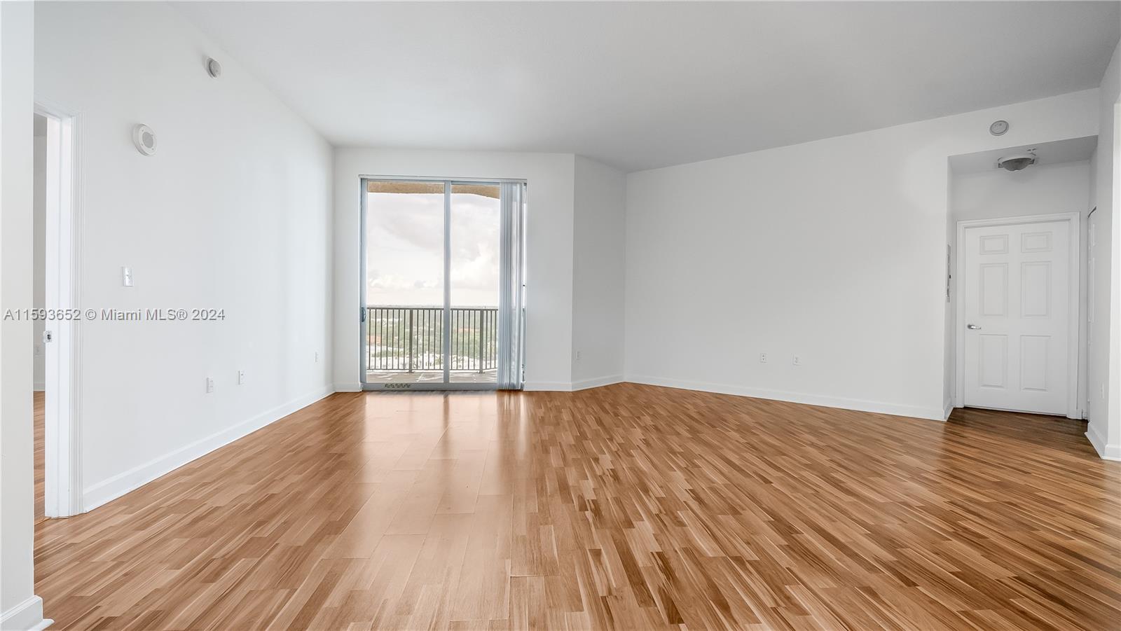 HOLLYWOOD STATION RES CON - Residential Lease