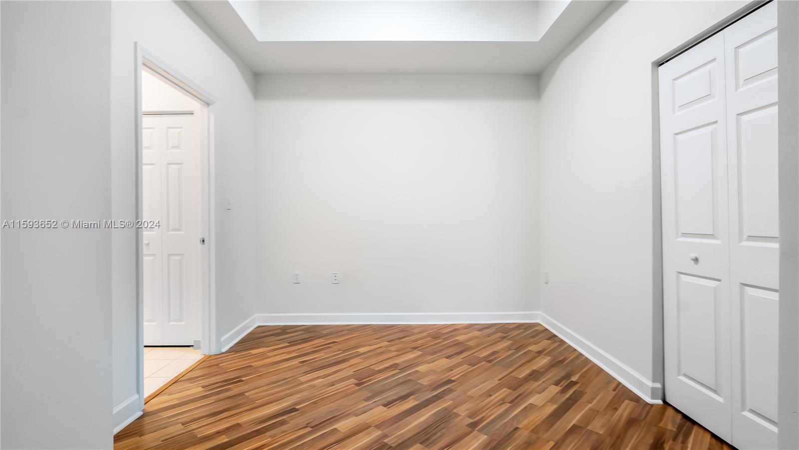 HOLLYWOOD STATION RES CON - Residential Lease
