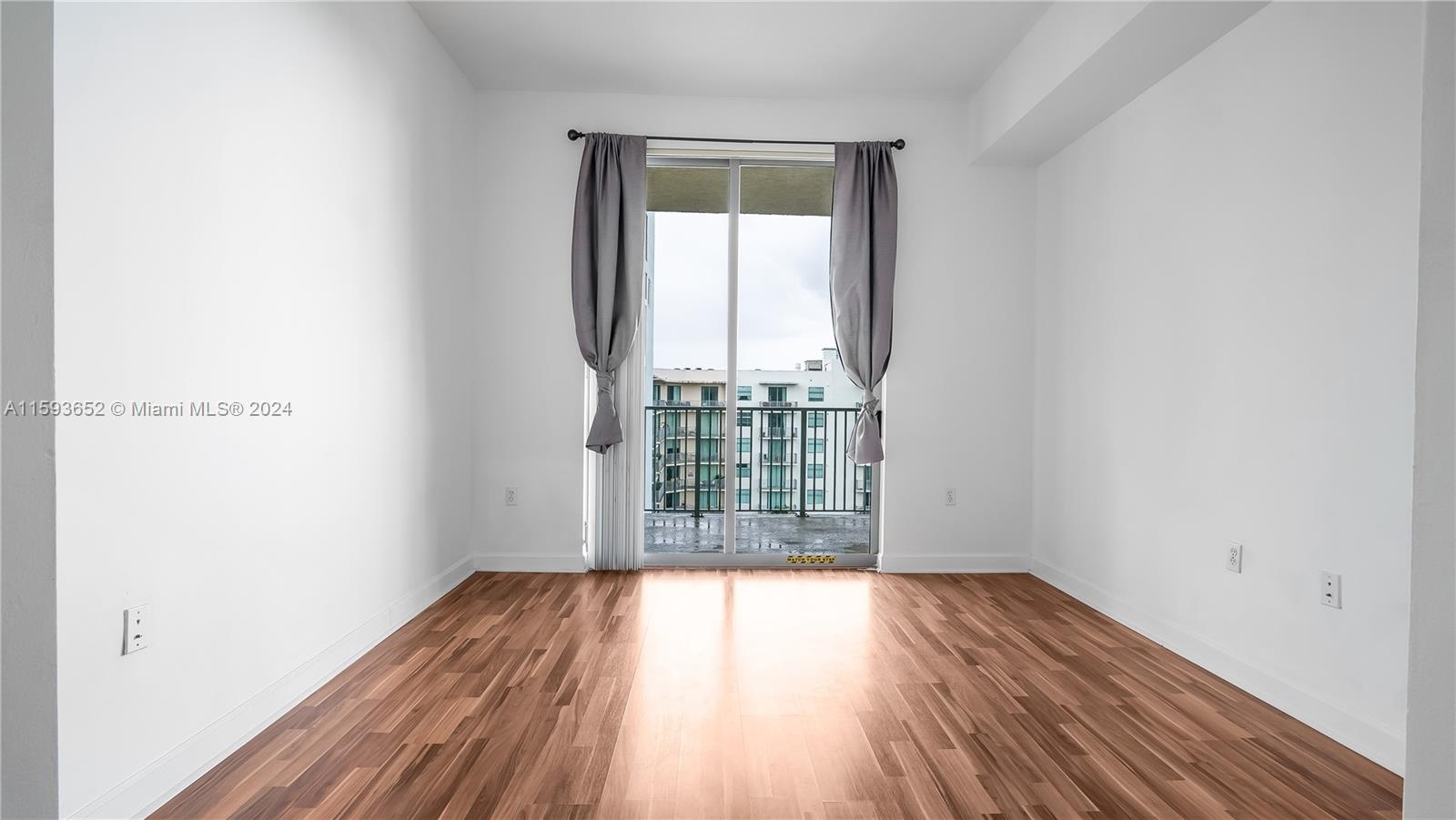 HOLLYWOOD STATION RES CON - Residential Lease