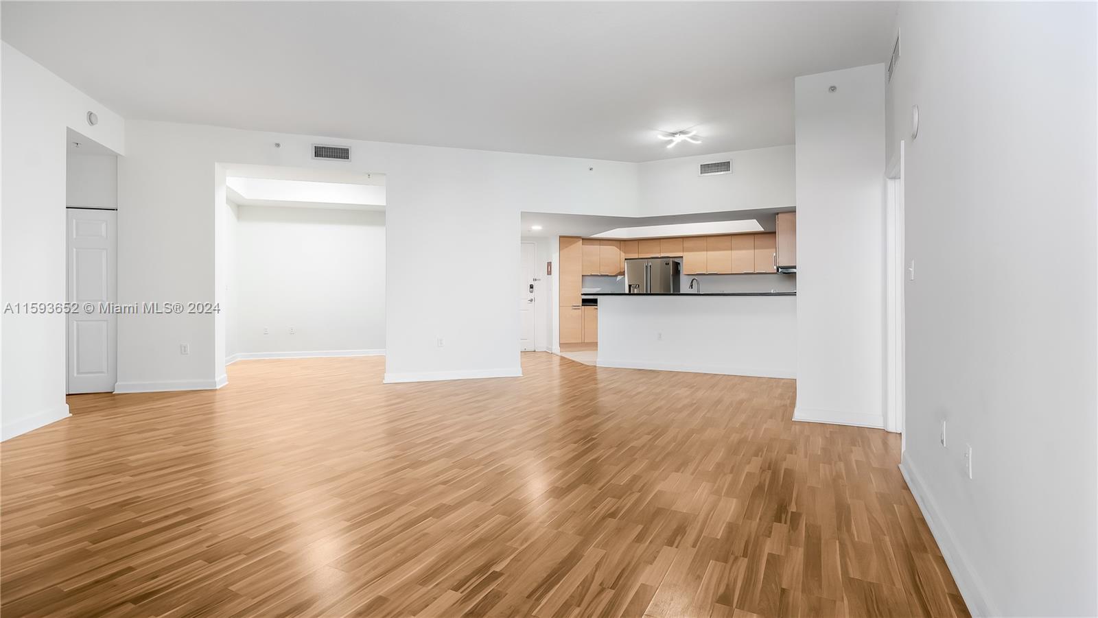 HOLLYWOOD STATION RES CON - Residential Lease
