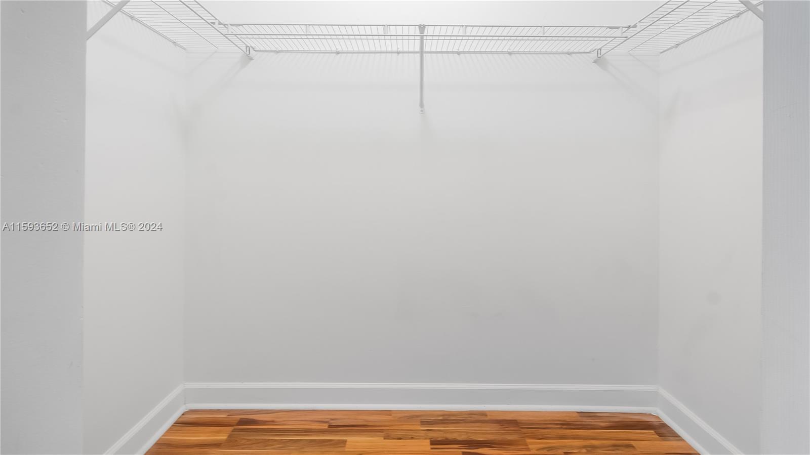 HOLLYWOOD STATION RES CON - Residential Lease
