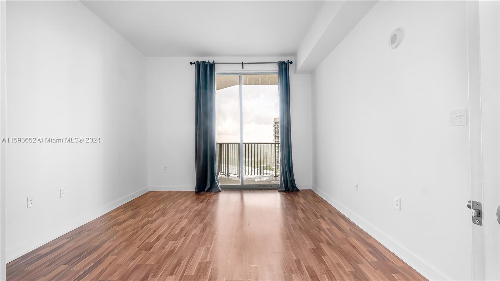 HOLLYWOOD STATION RES CON - Residential Lease