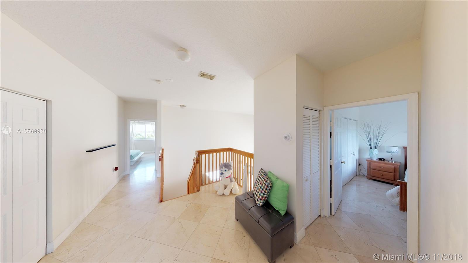 TWIN LAKE SHORES EAST - Residential