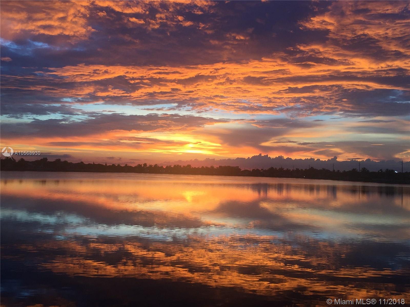 TWIN LAKE SHORES EAST - Residential