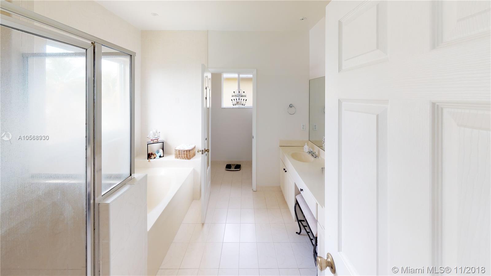 TWIN LAKE SHORES EAST - Residential