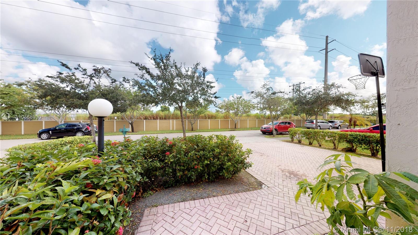 TWIN LAKE SHORES EAST - Residential