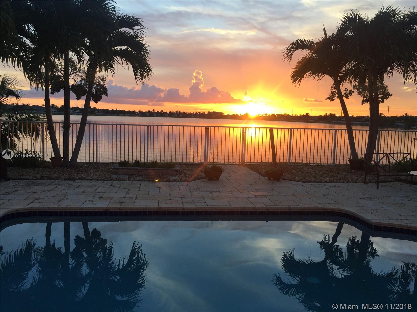 TWIN LAKE SHORES EAST - Residential