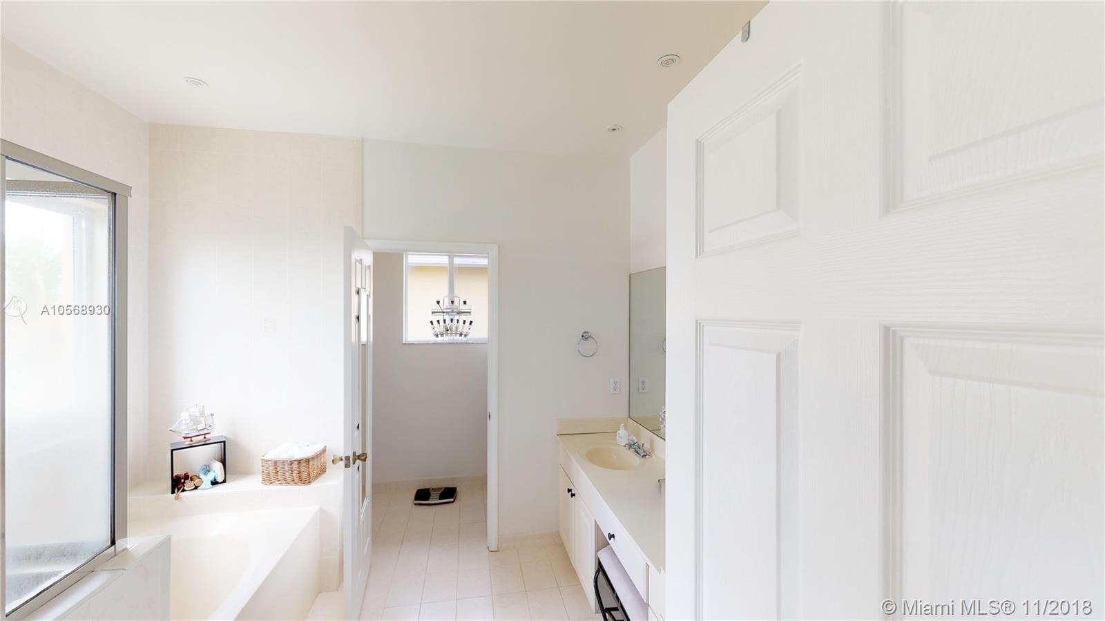 TWIN LAKE SHORES EAST - Residential