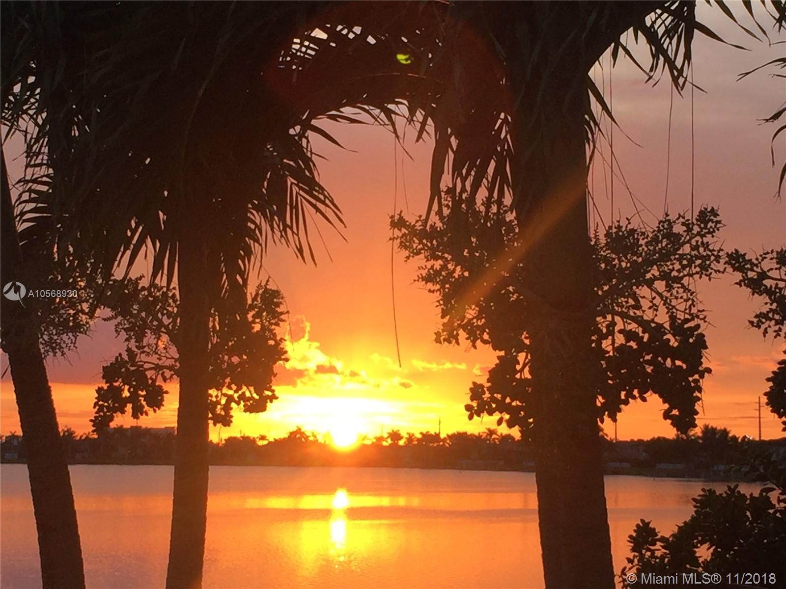 TWIN LAKE SHORES EAST - Residential