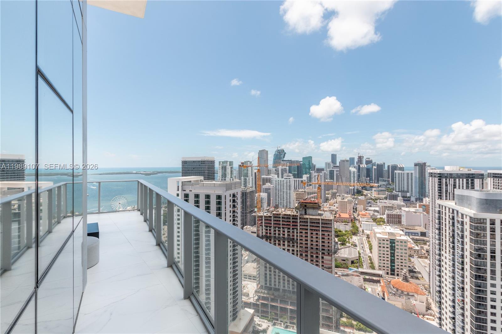 PARAMOUNT MIAMI WORLDCENT - Residential Lease