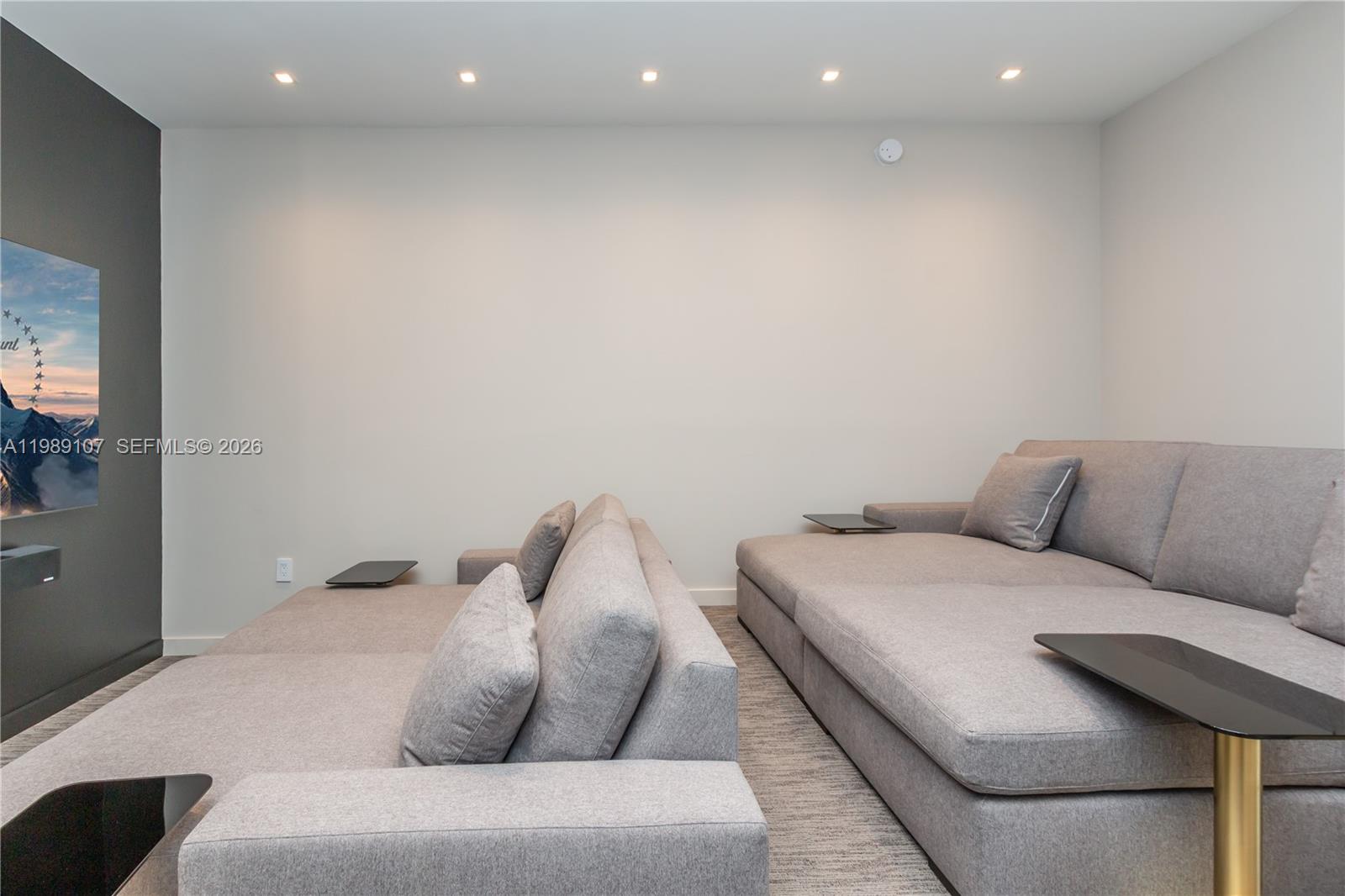 PARAMOUNT MIAMI WORLDCENT - Residential Lease