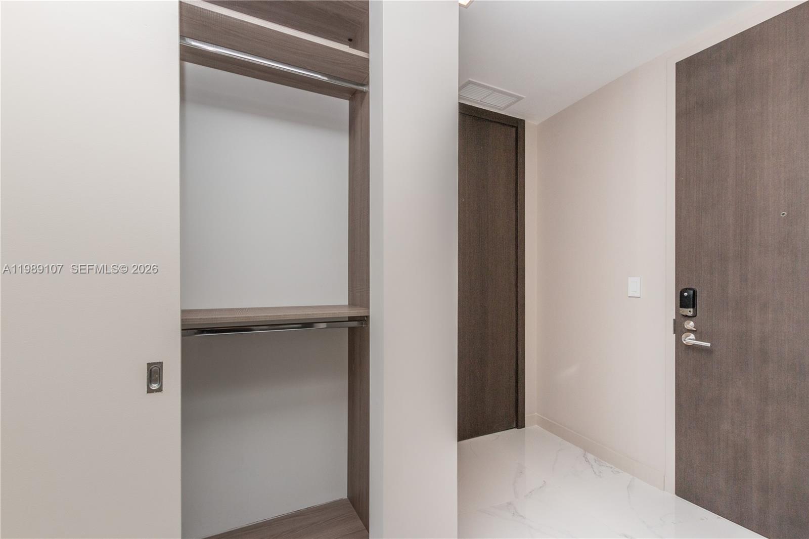 PARAMOUNT MIAMI WORLDCENT - Residential Lease