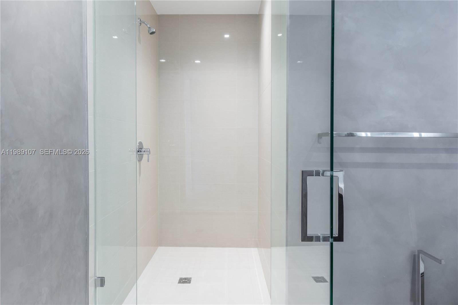 PARAMOUNT MIAMI WORLDCENT - Residential Lease