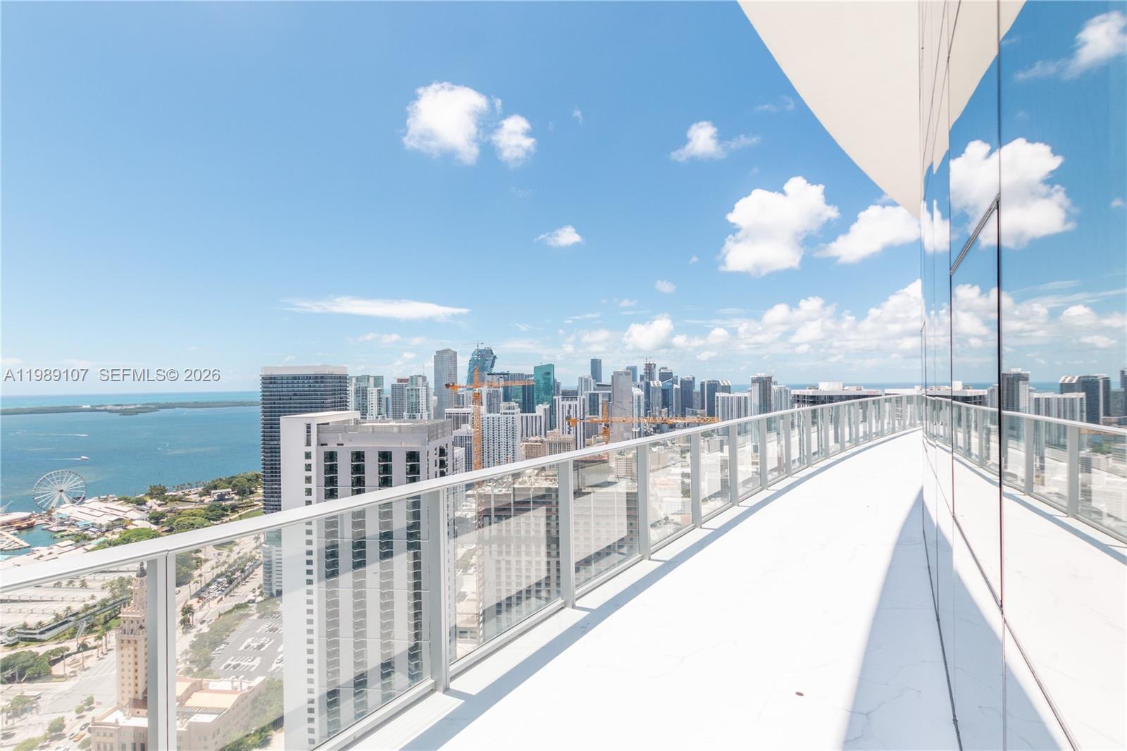 PARAMOUNT MIAMI WORLDCENT - Residential Lease