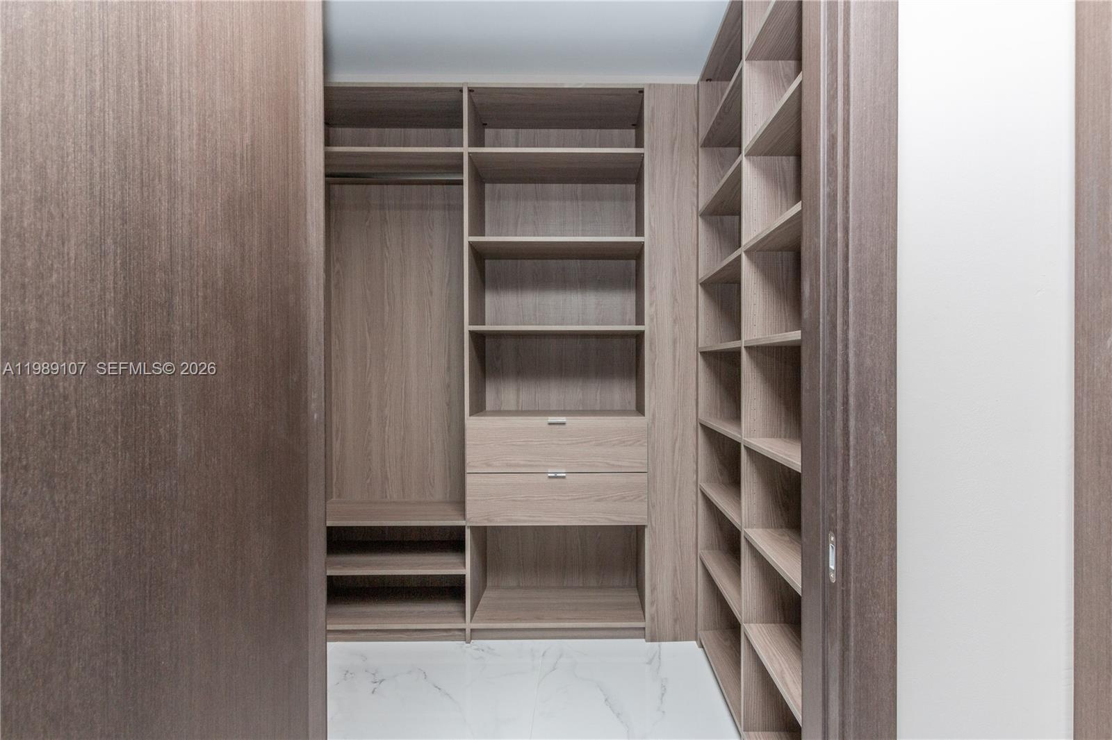 PARAMOUNT MIAMI WORLDCENT - Residential Lease