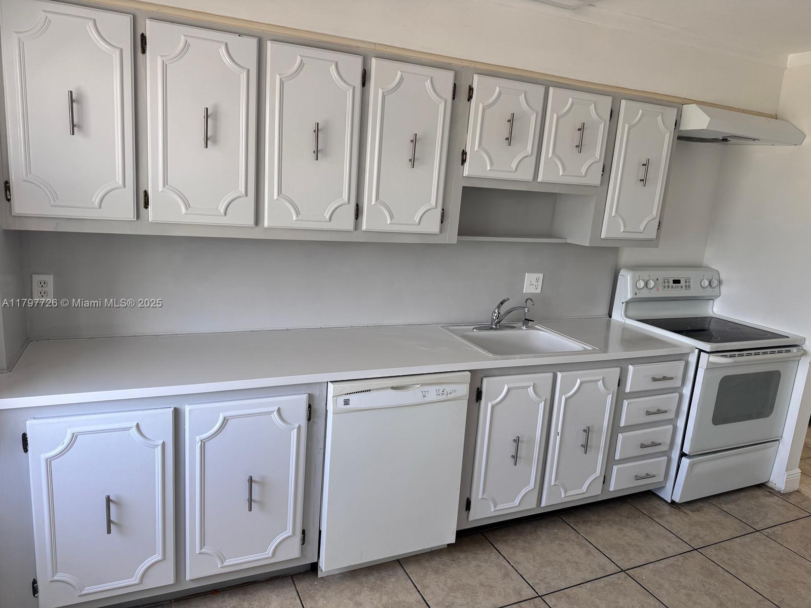 ADMIRALS PORT CONDO WEST - Residential