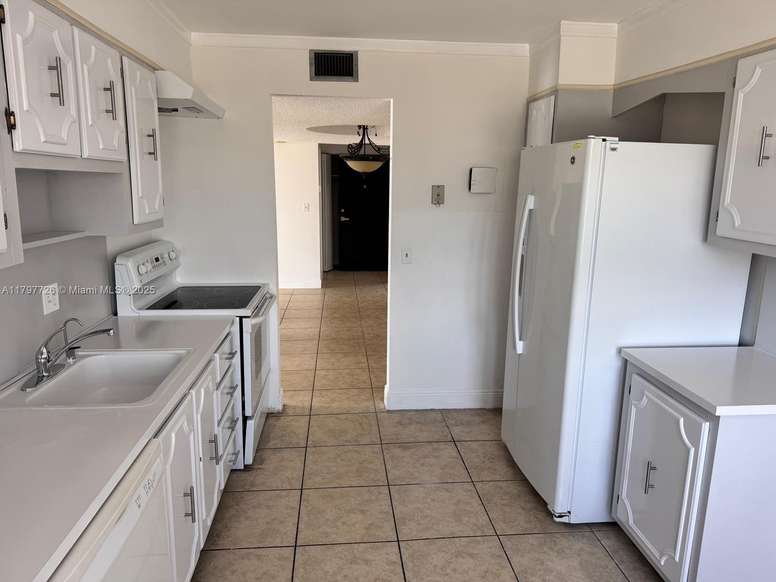 ADMIRALS PORT CONDO WEST - Residential