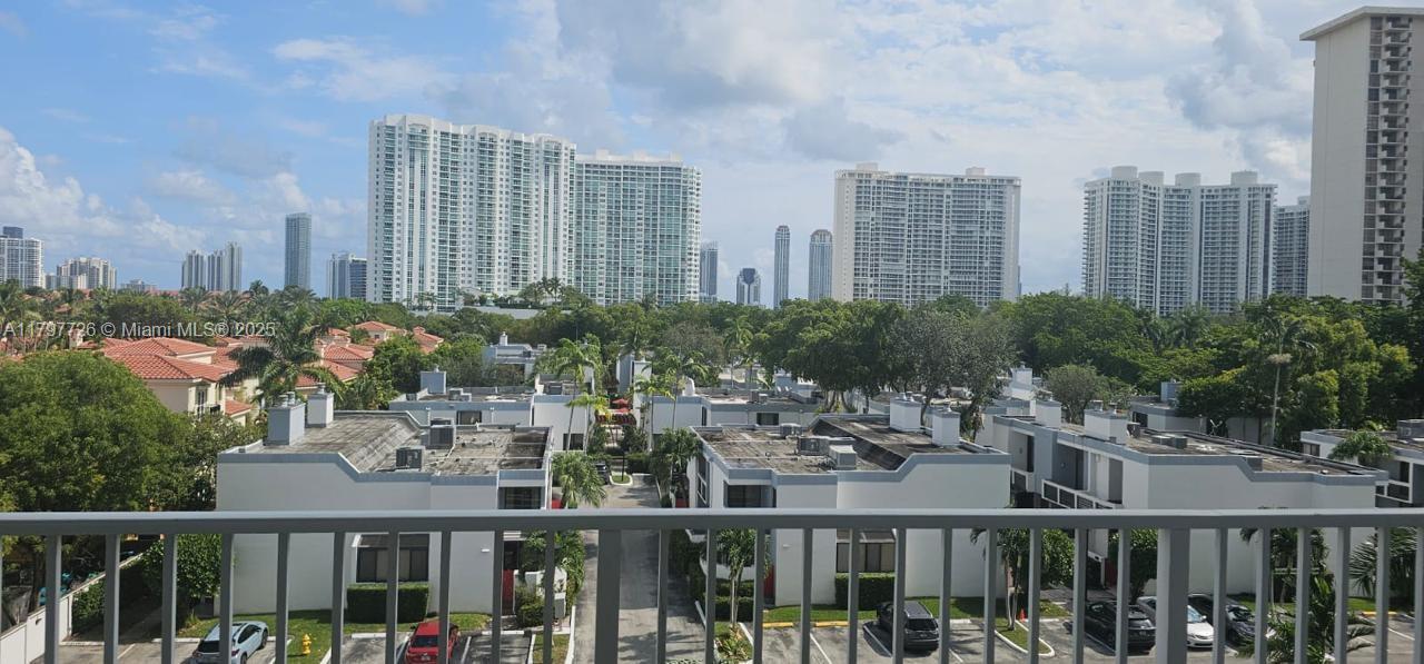 ADMIRALS PORT CONDO WEST - Residential