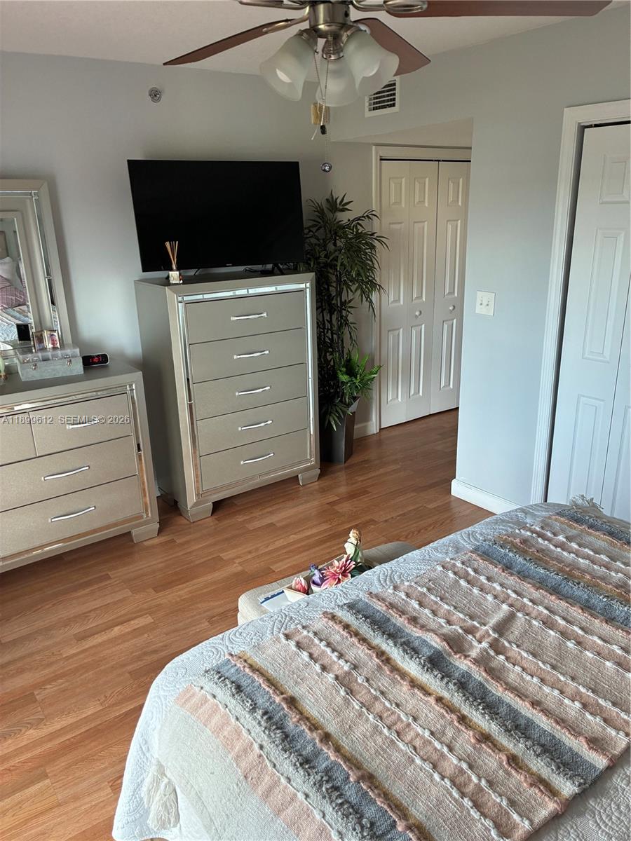 MARBELLA CONDO - Residential