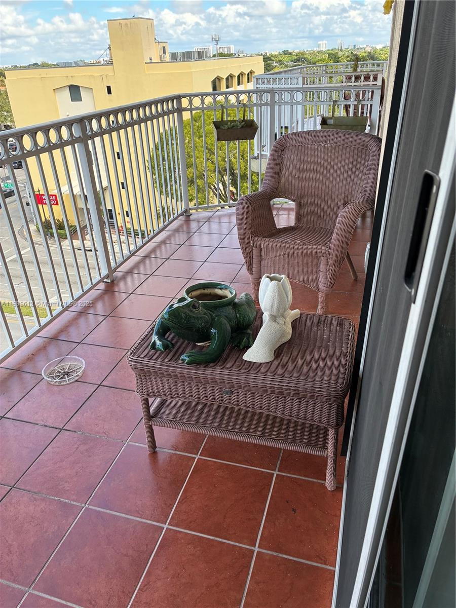 MARBELLA CONDO - Residential