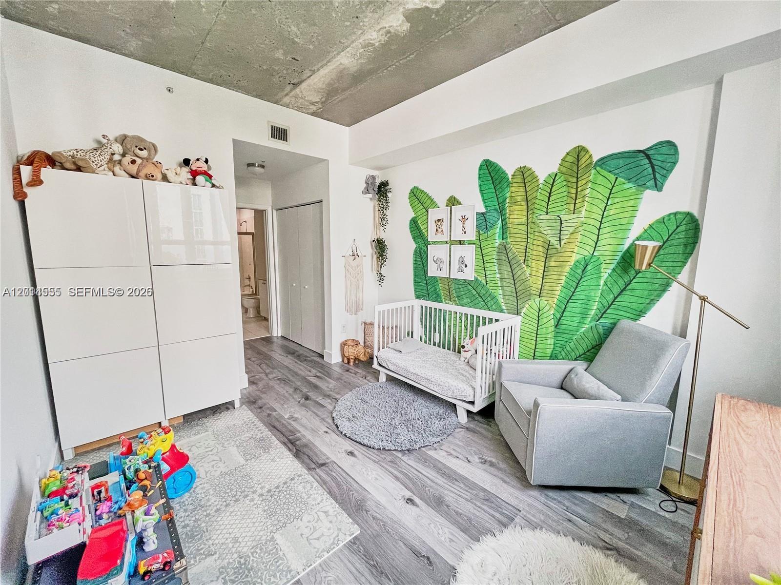 UPTOWN LOFTS CONDO - Residential Lease