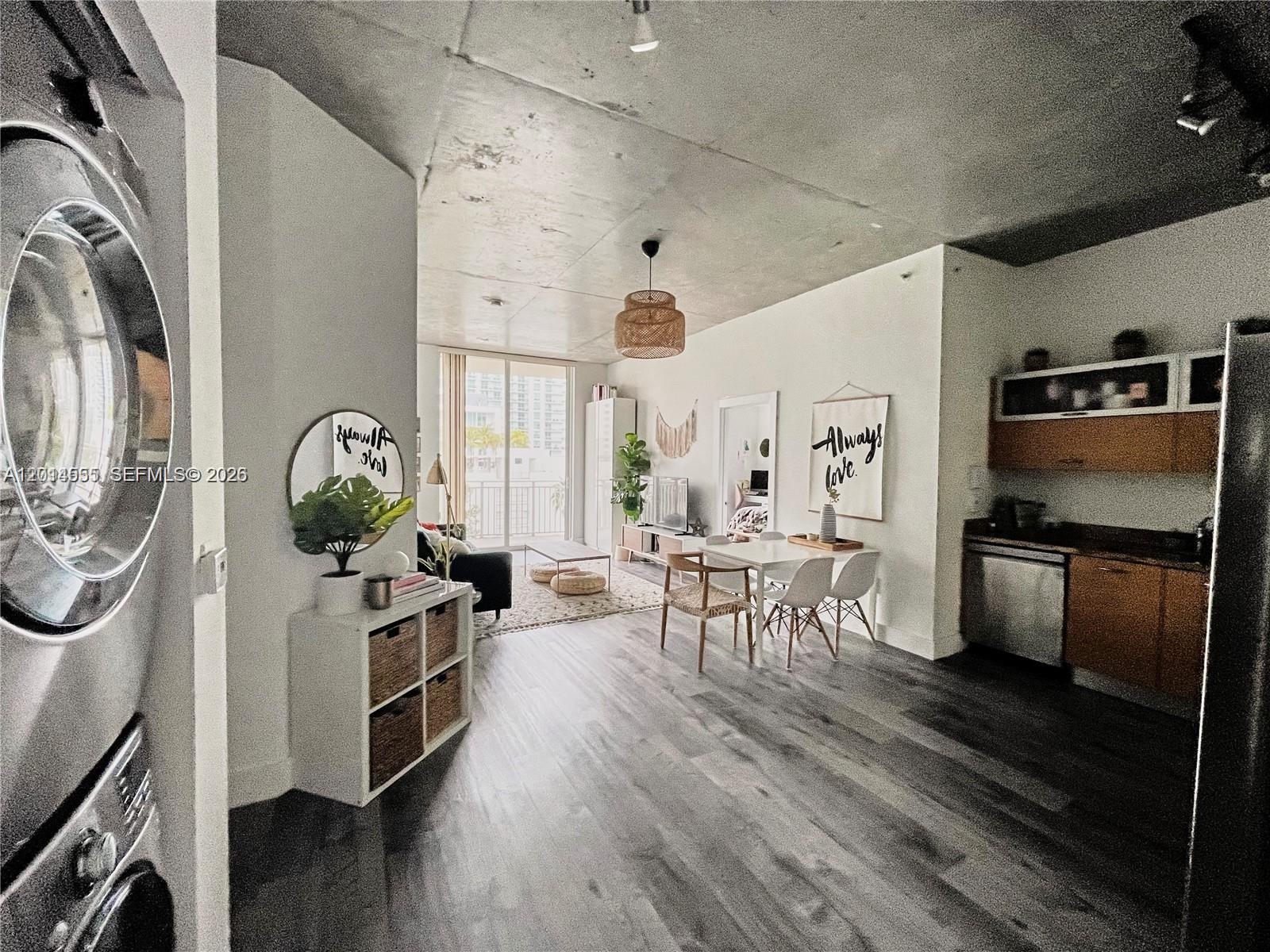UPTOWN LOFTS CONDO - Residential Lease