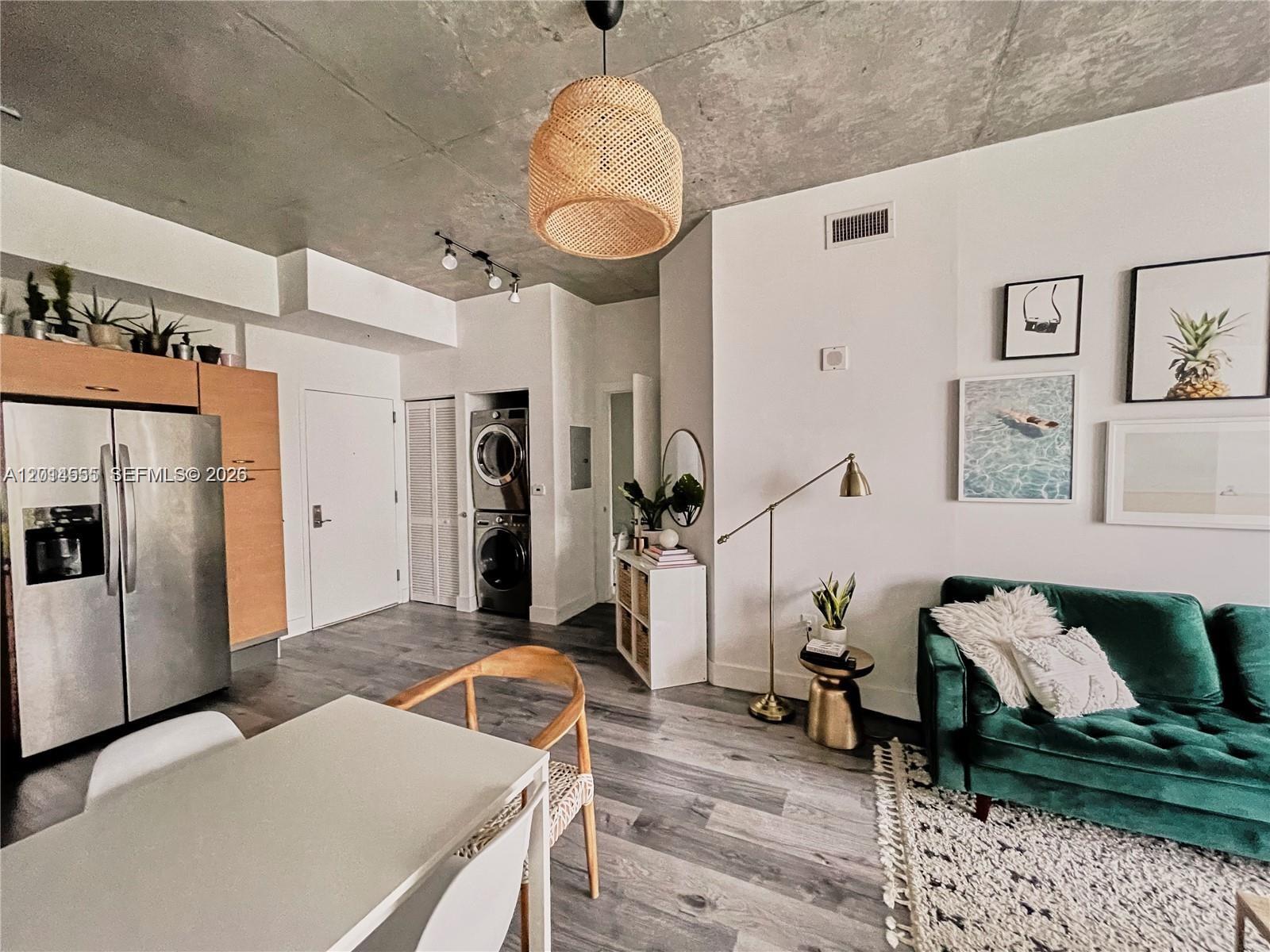 UPTOWN LOFTS CONDO - Residential Lease