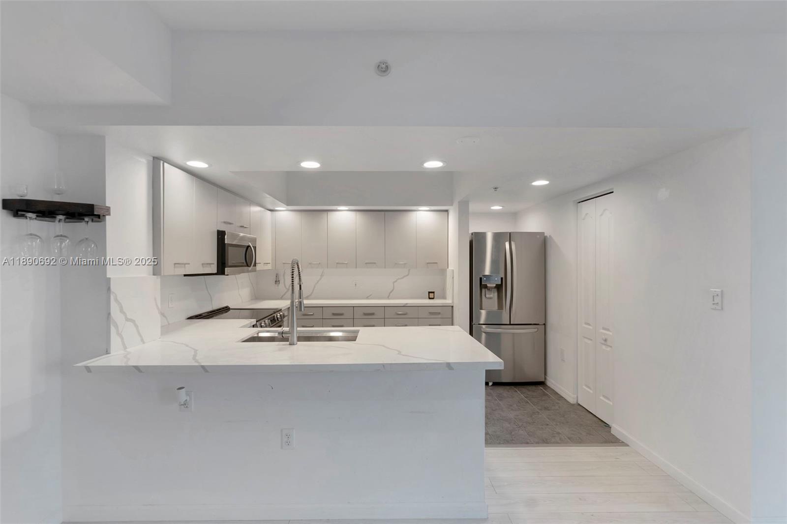 WAVERLY AT LAS OLAS CONDO - Residential