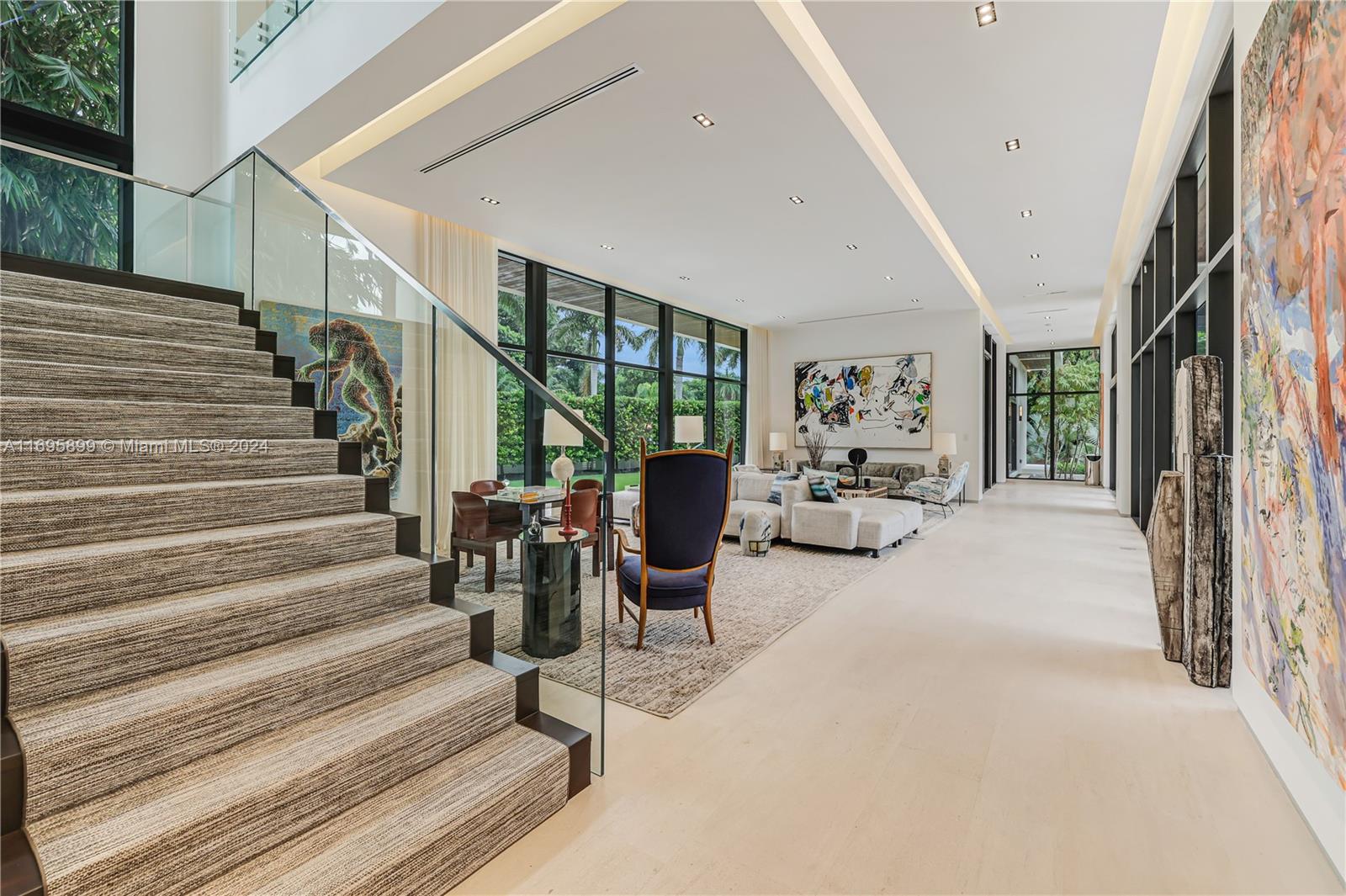 COLLINS MANOR - Residential
