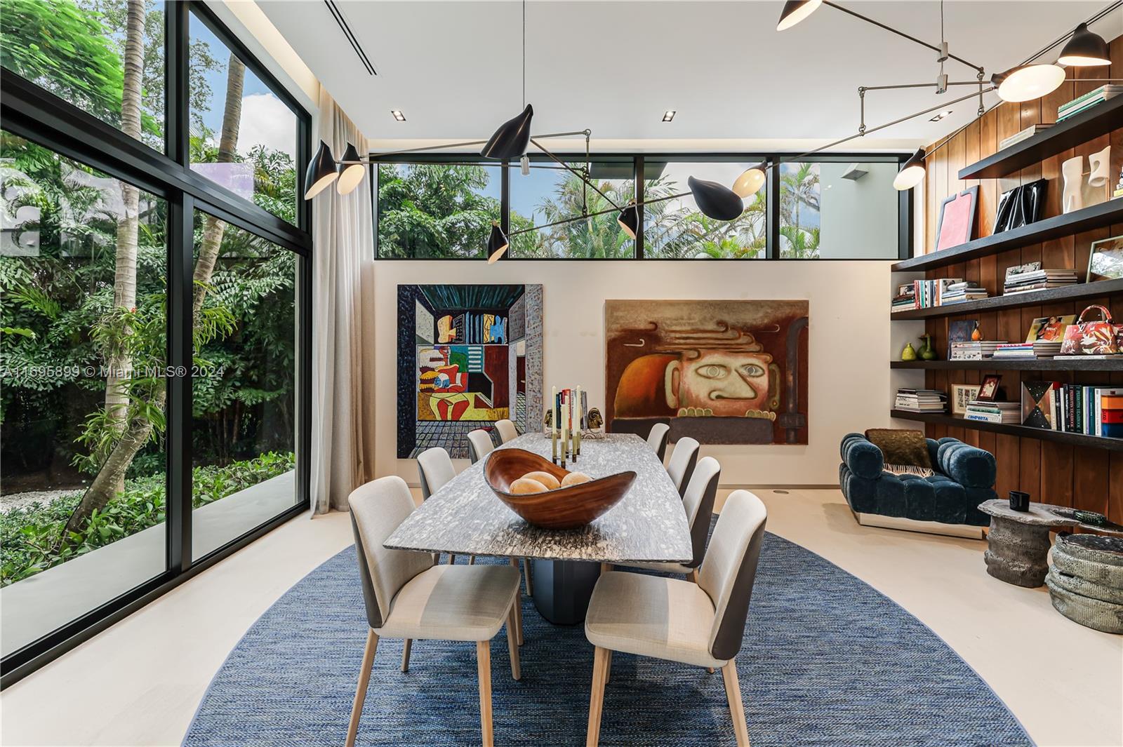 COLLINS MANOR - Residential