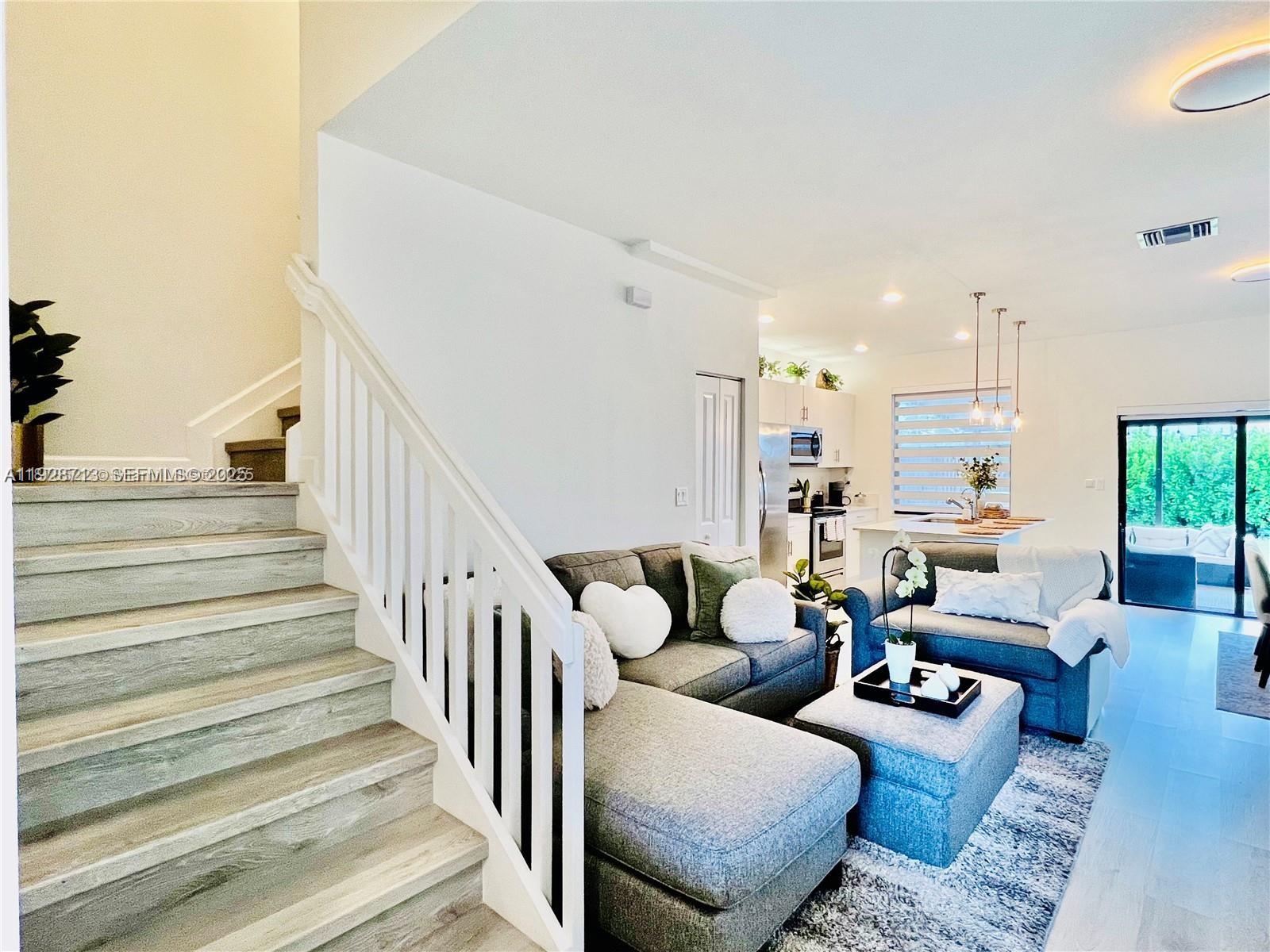 ALLAPATTAH GDNS - Residential Lease