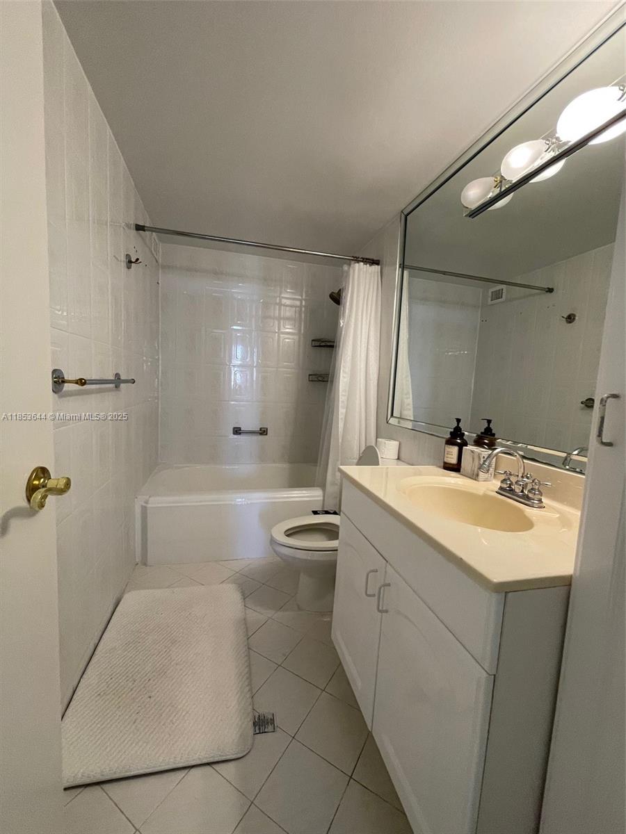 OLYMPUS CONDO PHASE - Residential Lease