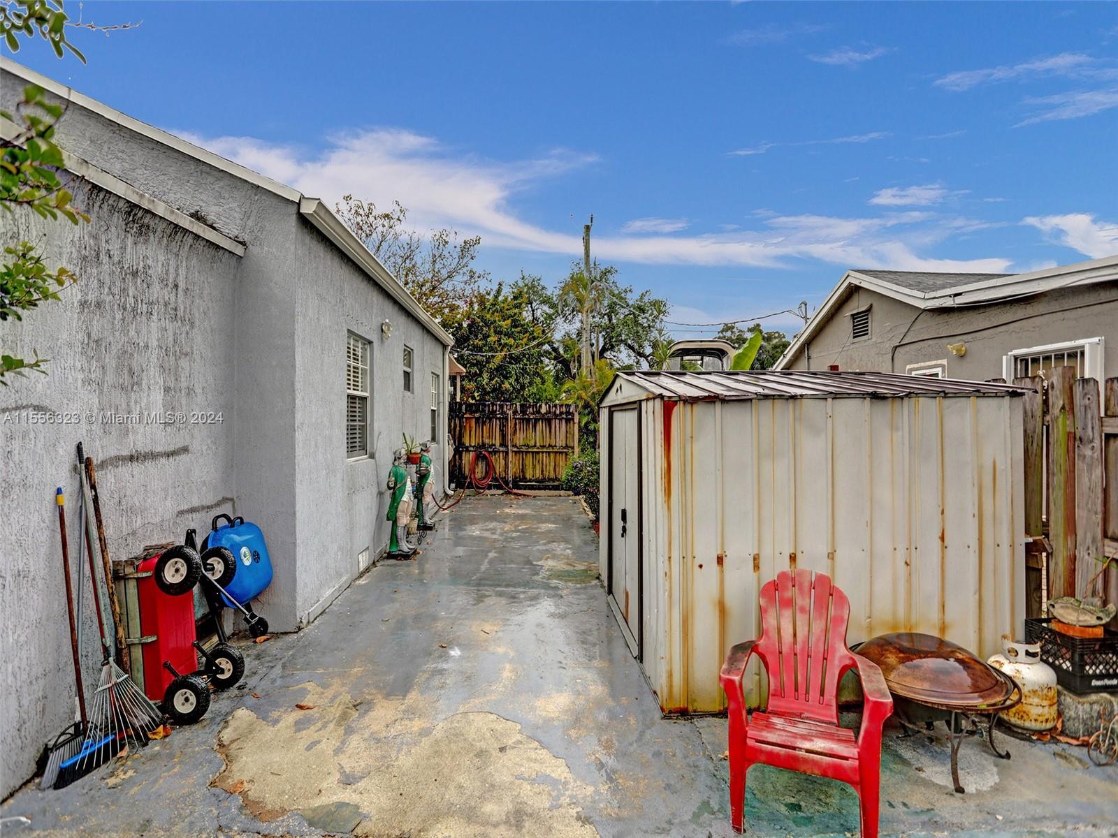 THE TROPICS AMD - Residential