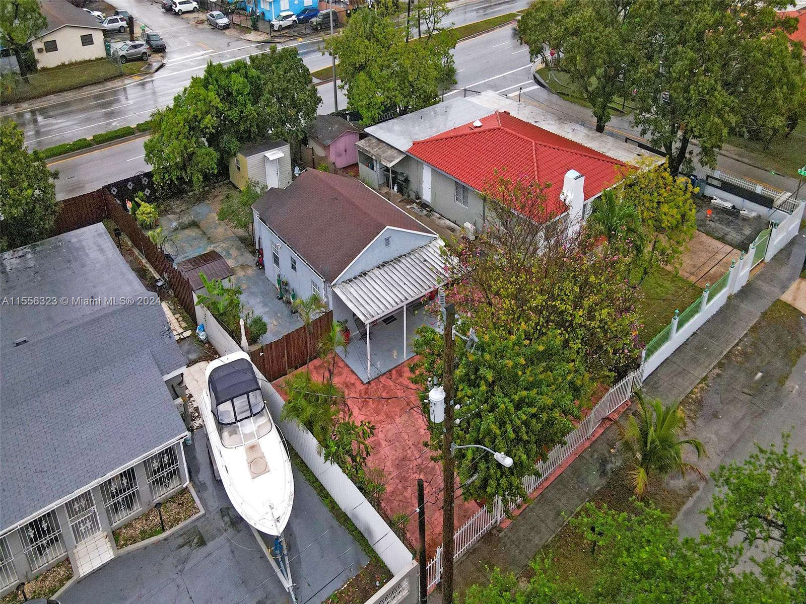 THE TROPICS AMD - Residential