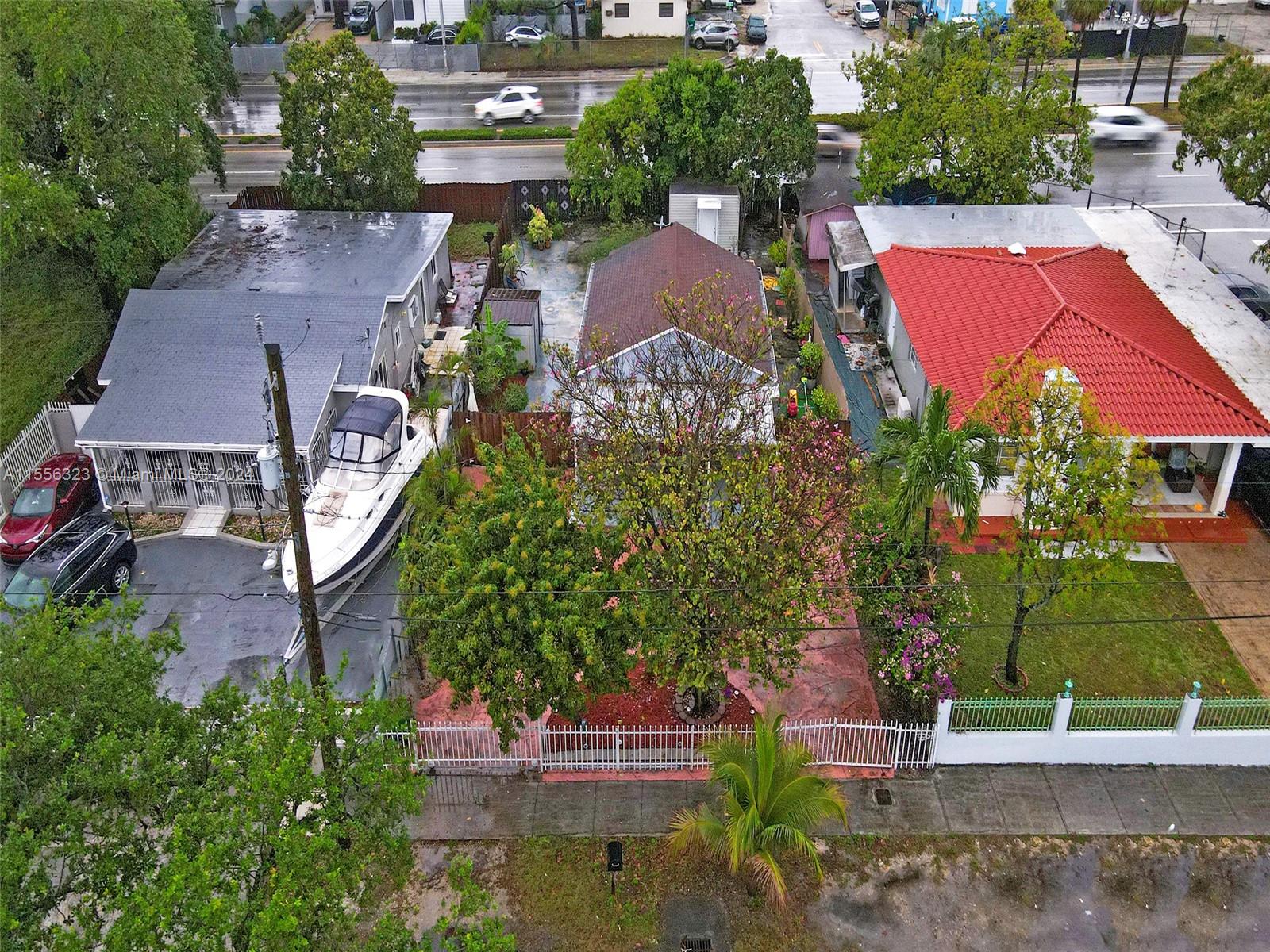 THE TROPICS AMD - Residential