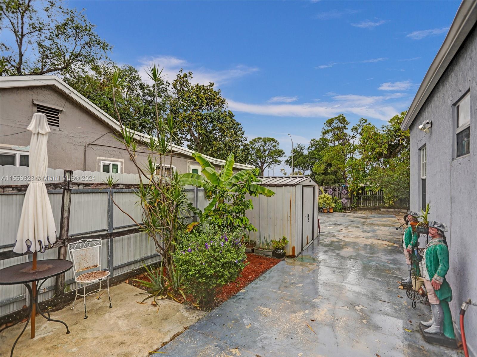 THE TROPICS AMD - Residential