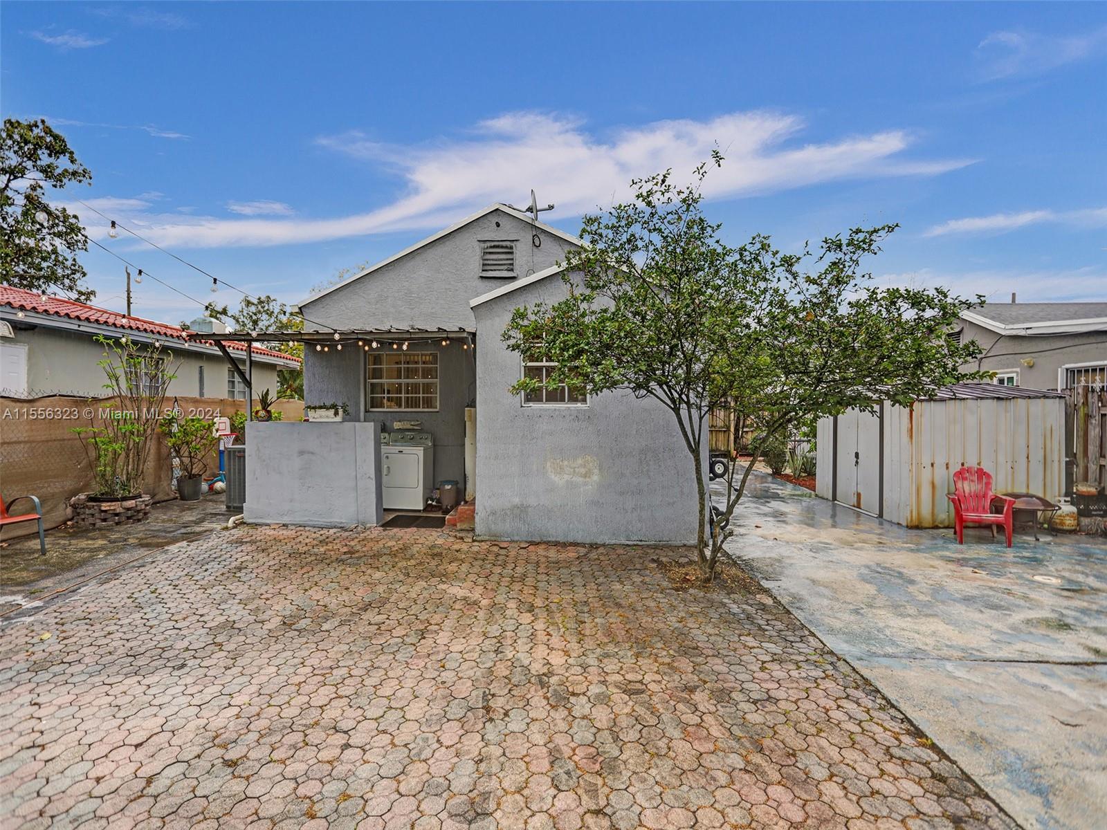 THE TROPICS AMD - Residential