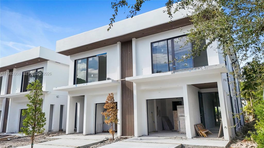 Photo of 13 SE 12th Ave, Fort Lauderdale, FL 33301 (MLS # A11983308)