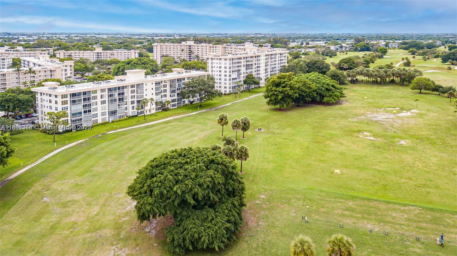 NO 14 PALM-AIRE COUNTRY C - Residential