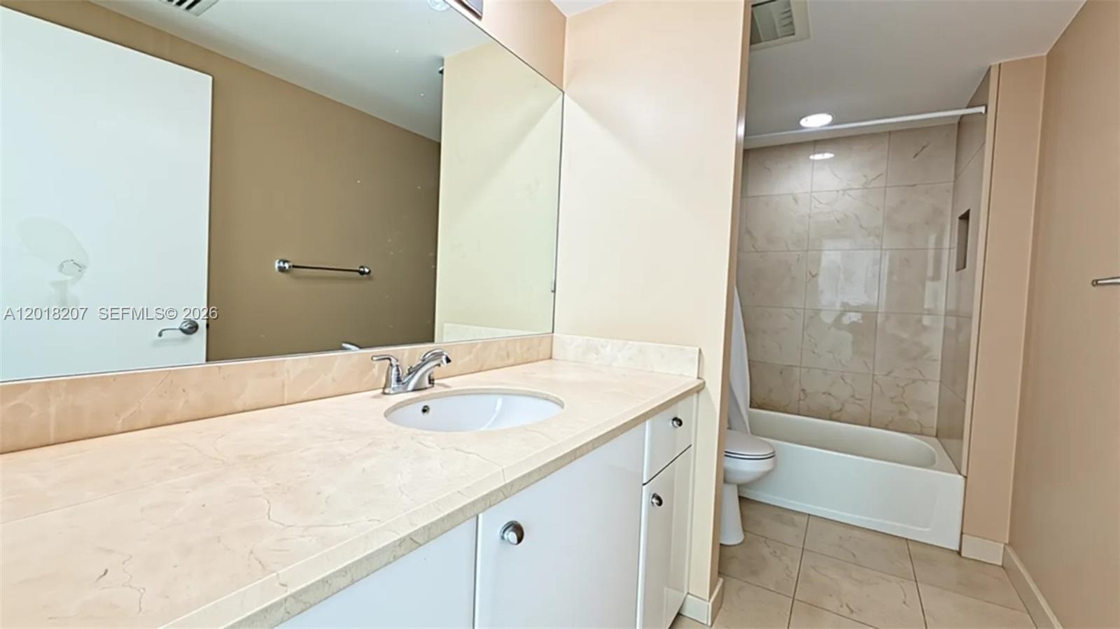 THE PARC AT TURNBERRY ISL - Residential Lease