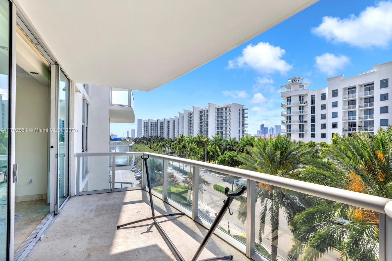 THE ATRIUM AT AVENTURA - Residential
