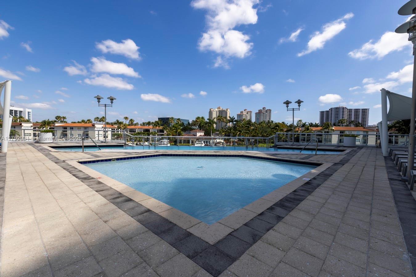 THE ATRIUM AT AVENTURA - Residential