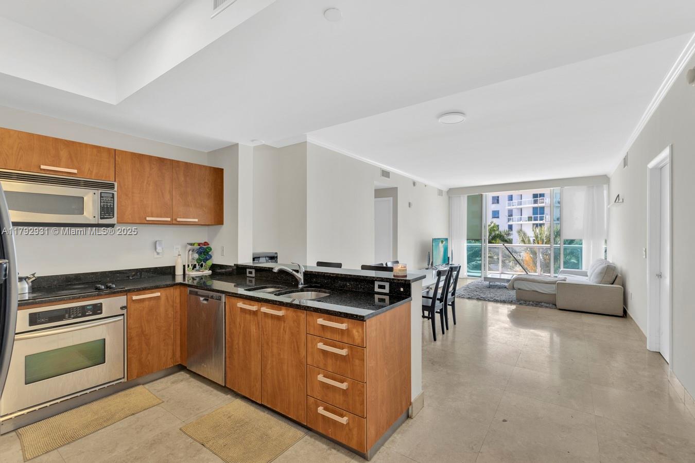 THE ATRIUM AT AVENTURA - Residential