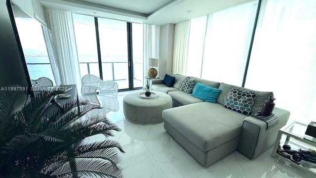 ICON BAY CONDO - Residential Lease