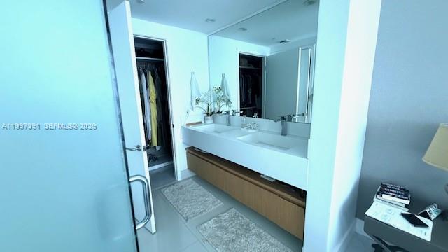 ICON BAY CONDO - Residential Lease