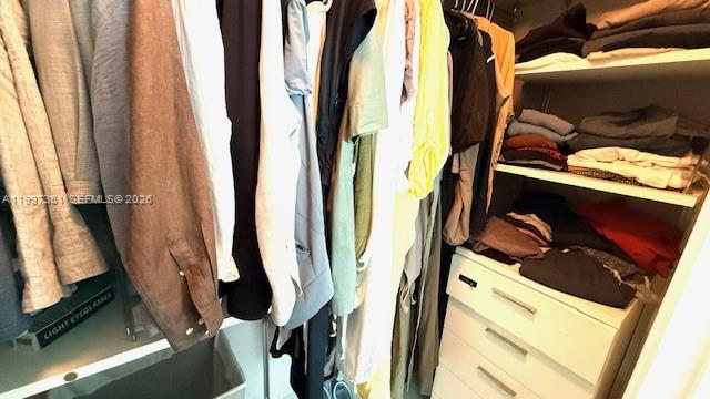 ICON BAY CONDO - Residential Lease