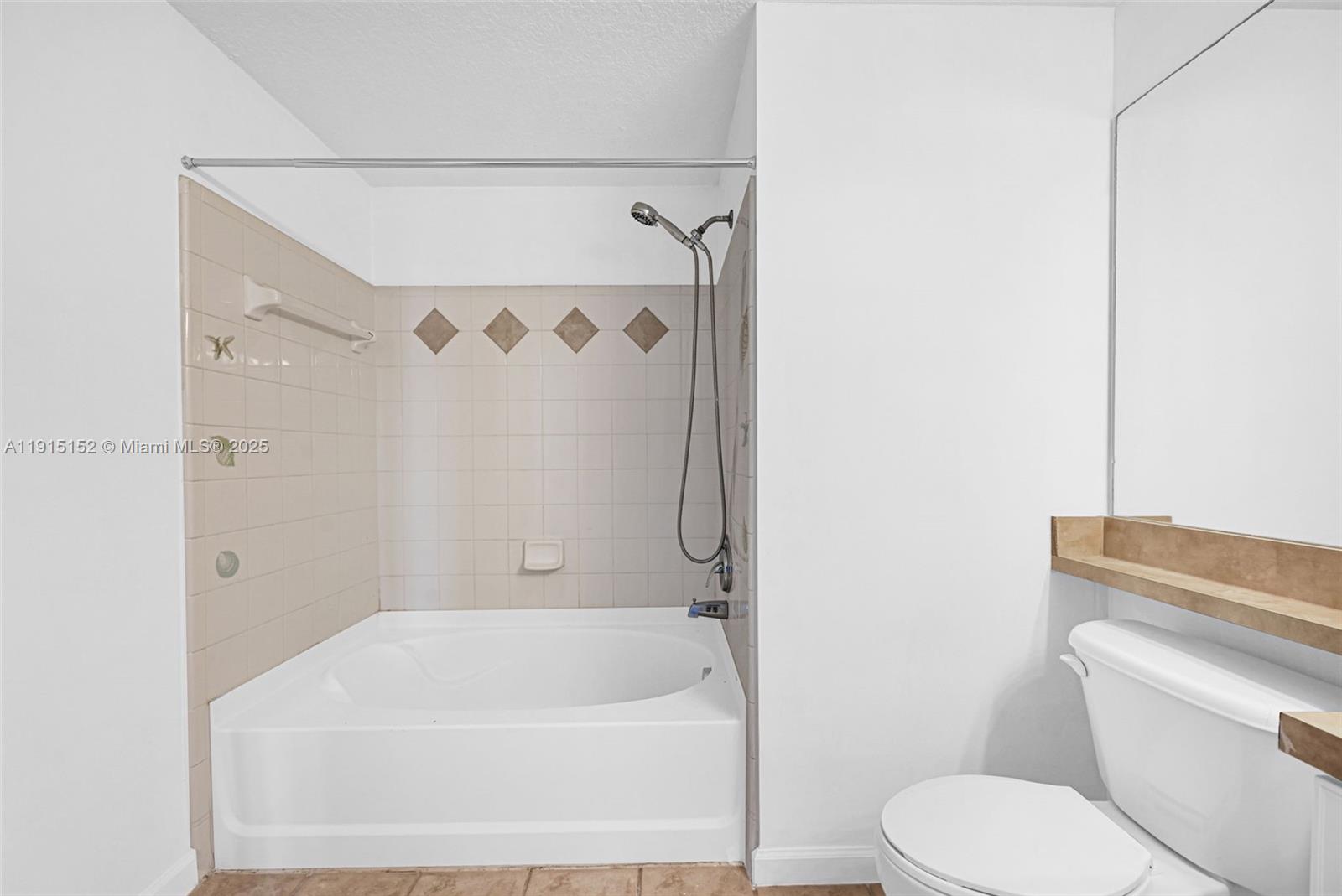 FIORE AT THE GARDENS COND - Residential