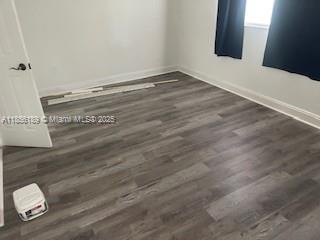 Great 1 bedroom 1 bath centrally located in Coconut Grove area, off US 1 walking distance to the Metro Rail Station. It's a quick drive to Coconut Grove, Coral Gables, Downtown, Beaches, Shopping and UM. This unit has a Balcony & interesting view. It has a large bedroon.