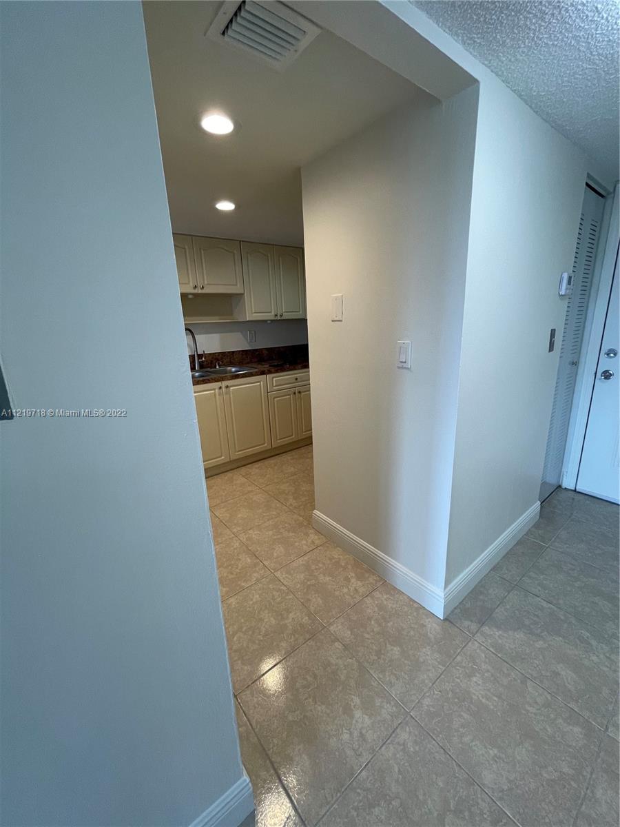 SAMARI LAKE EAST CONDO - Residential Lease