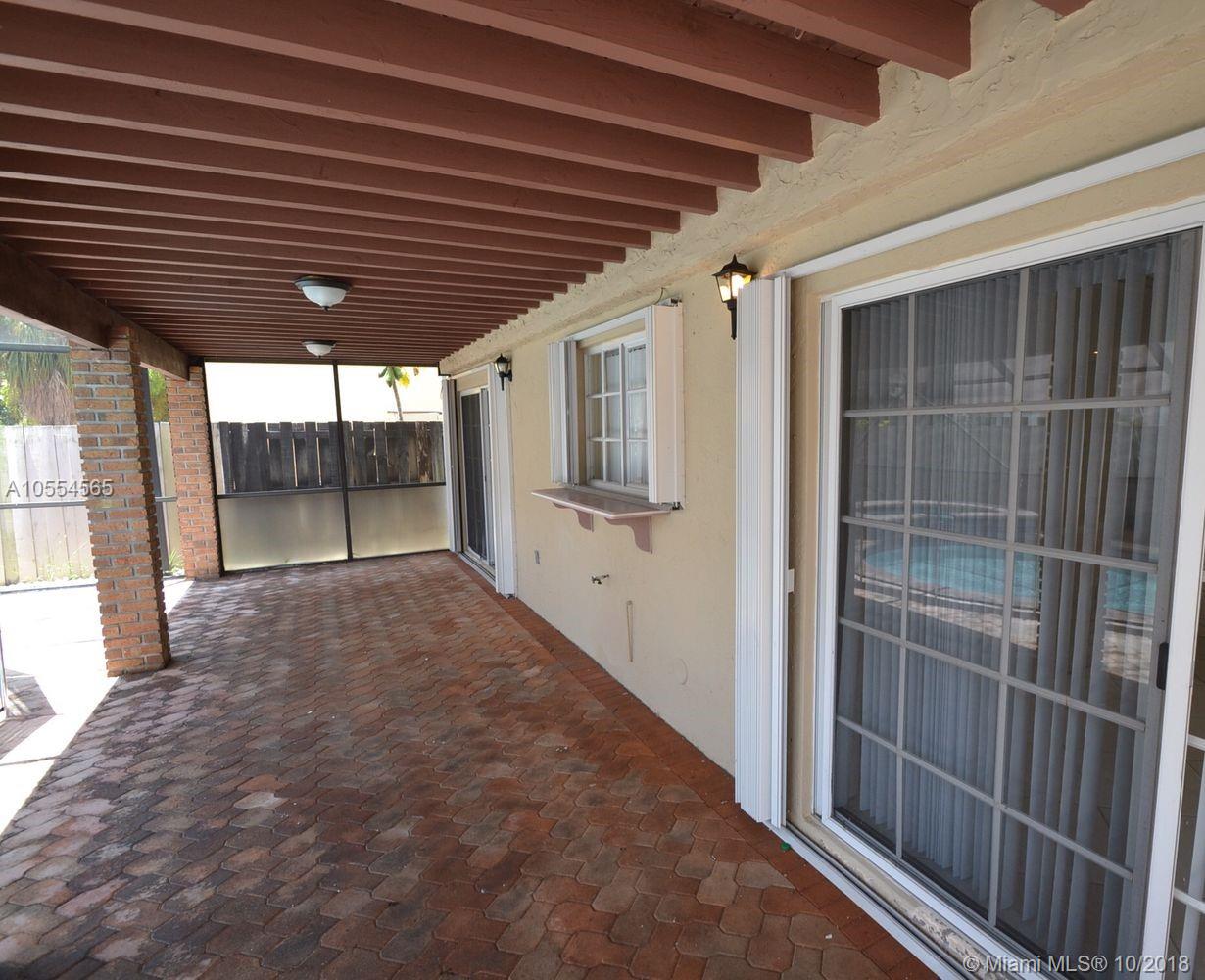 VIZCAYA AT THE HAMMOCKS 1 - Residential Lease